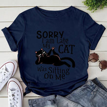 Lade das Bild in den Galerie-Viewer, Sorry I&#39;m Late T-Shirt
