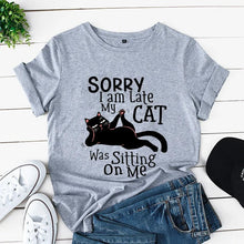 Lade das Bild in den Galerie-Viewer, Sorry I&#39;m Late T-Shirt
