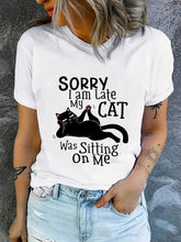 Lade das Bild in den Galerie-Viewer, Sorry I&#39;m Late T-Shirt
