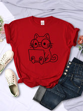 Lade das Bild in den Galerie-Viewer, Cat Study T-Shirt
