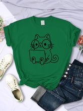 Lade das Bild in den Galerie-Viewer, Cat Study T-Shirt
