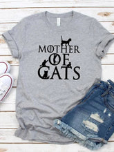 Lade das Bild in den Galerie-Viewer, Mother Of Cats T-Shirt
