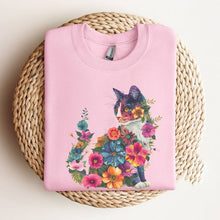 Lade das Bild in den Galerie-Viewer, Floral Cat T-Shirt
